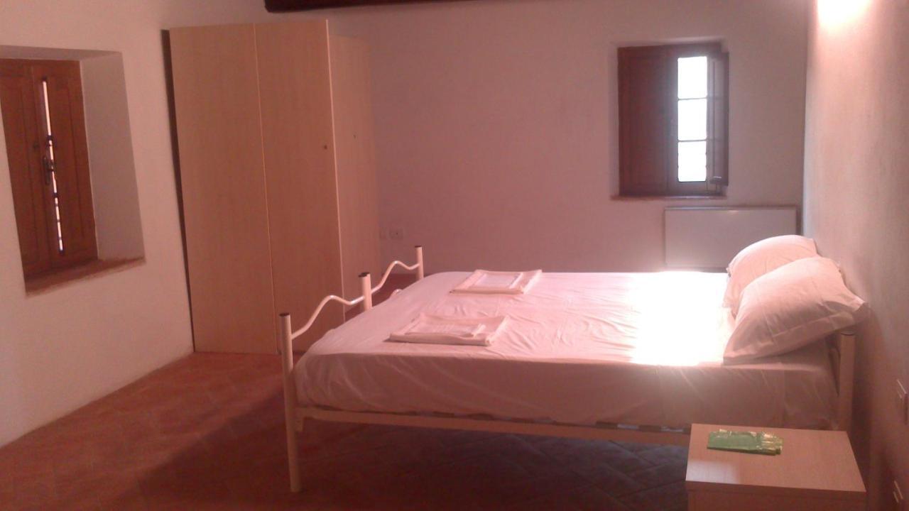 Hostal Badia Altopascio Exterior photo